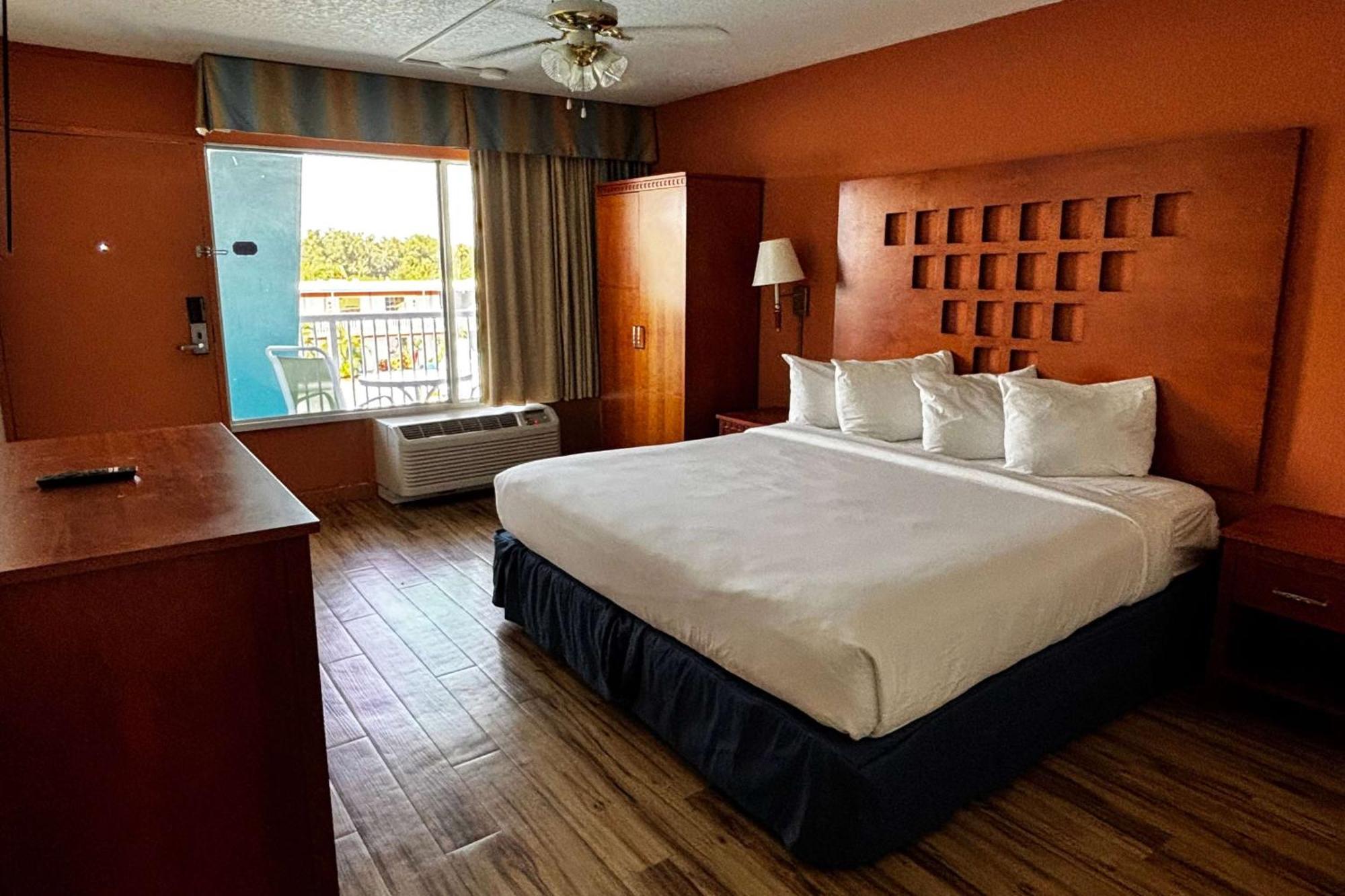 Hotel Ramada By Wyndham Flamingo Water Park Kissimmee Esterno foto