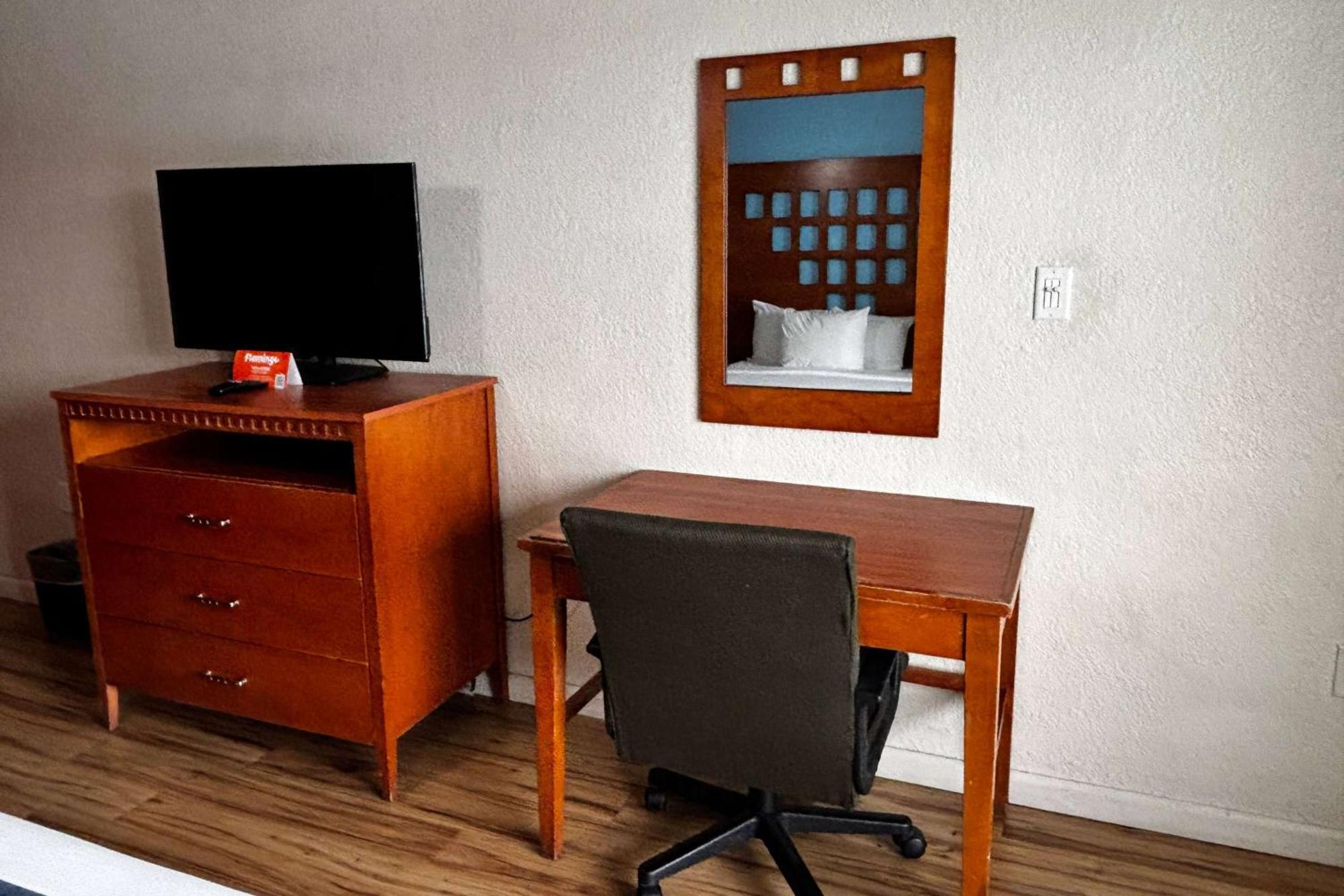 Hotel Ramada By Wyndham Flamingo Water Park Kissimmee Esterno foto