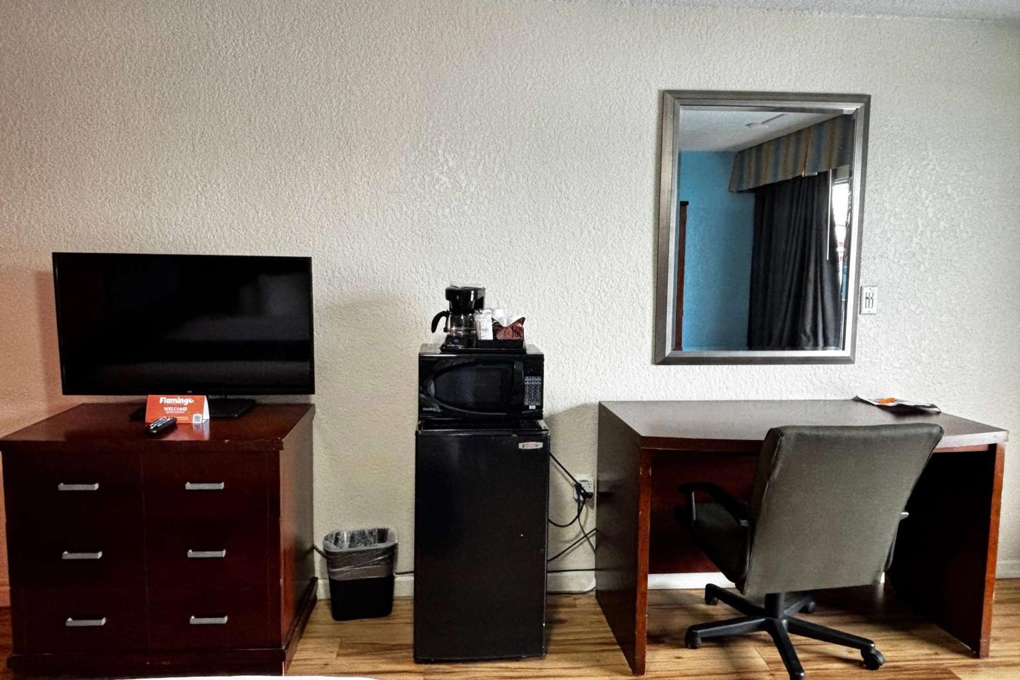 Hotel Ramada By Wyndham Flamingo Water Park Kissimmee Esterno foto