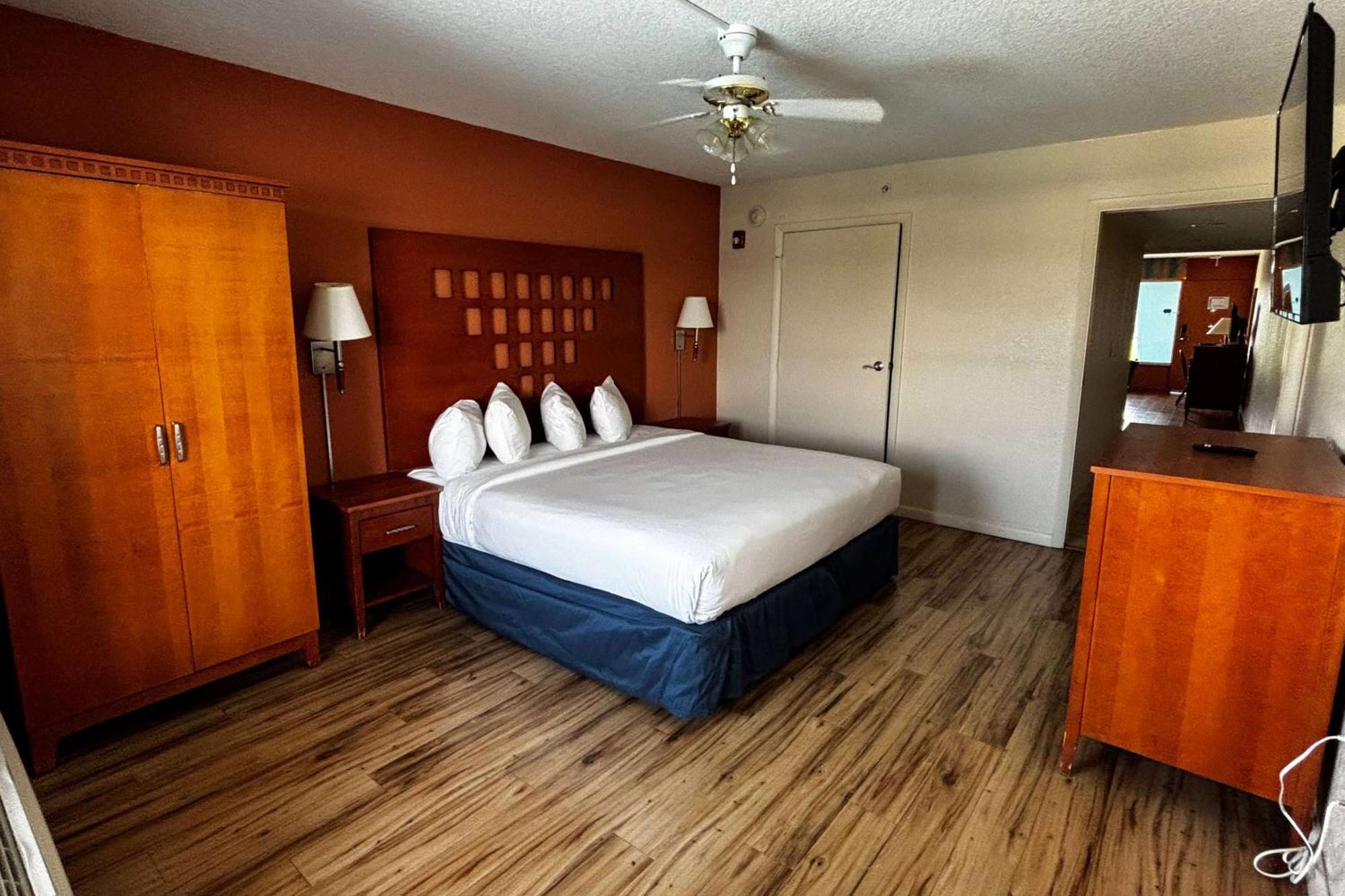 Hotel Ramada By Wyndham Flamingo Water Park Kissimmee Esterno foto