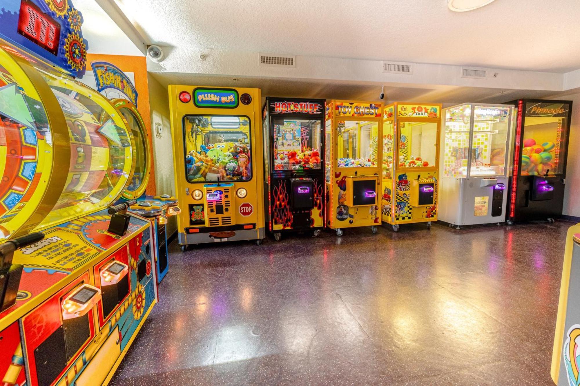 Hotel Ramada By Wyndham Flamingo Water Park Kissimmee Esterno foto