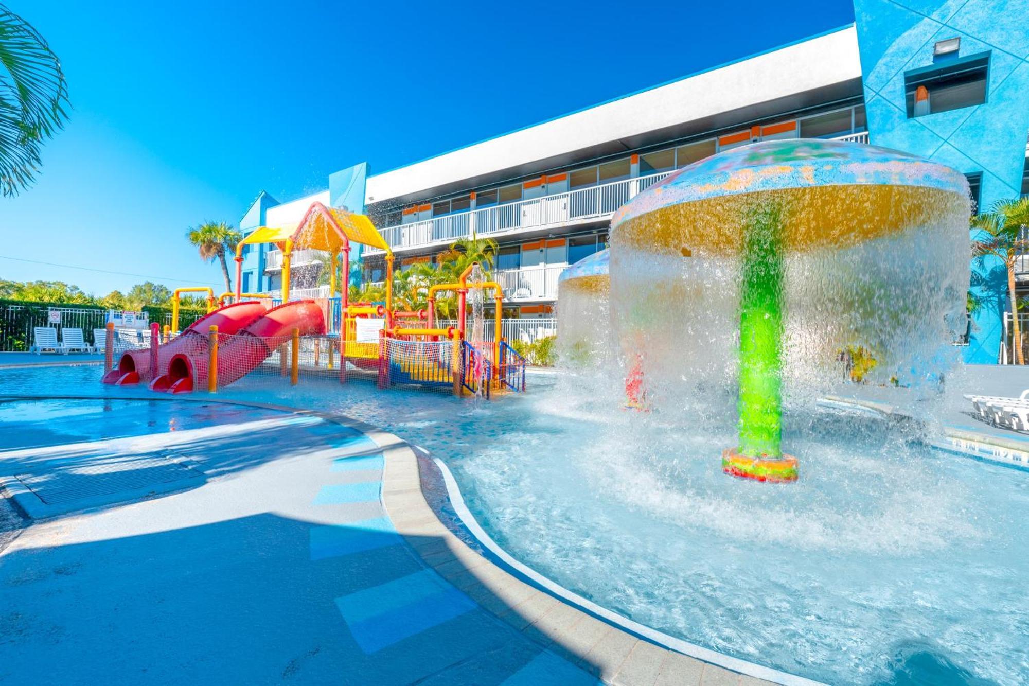 Hotel Ramada By Wyndham Flamingo Water Park Kissimmee Esterno foto