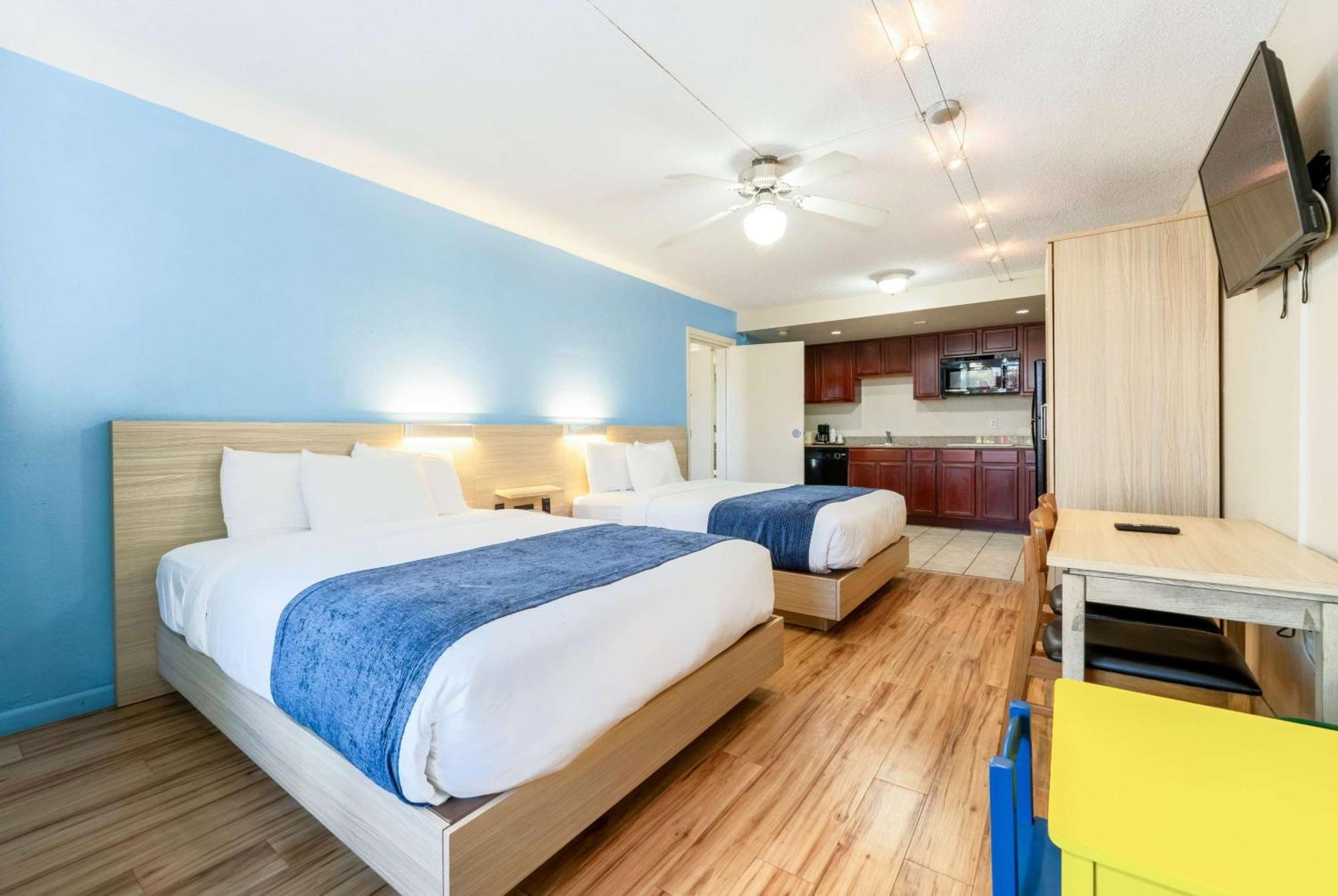 Hotel Ramada By Wyndham Flamingo Water Park Kissimmee Esterno foto