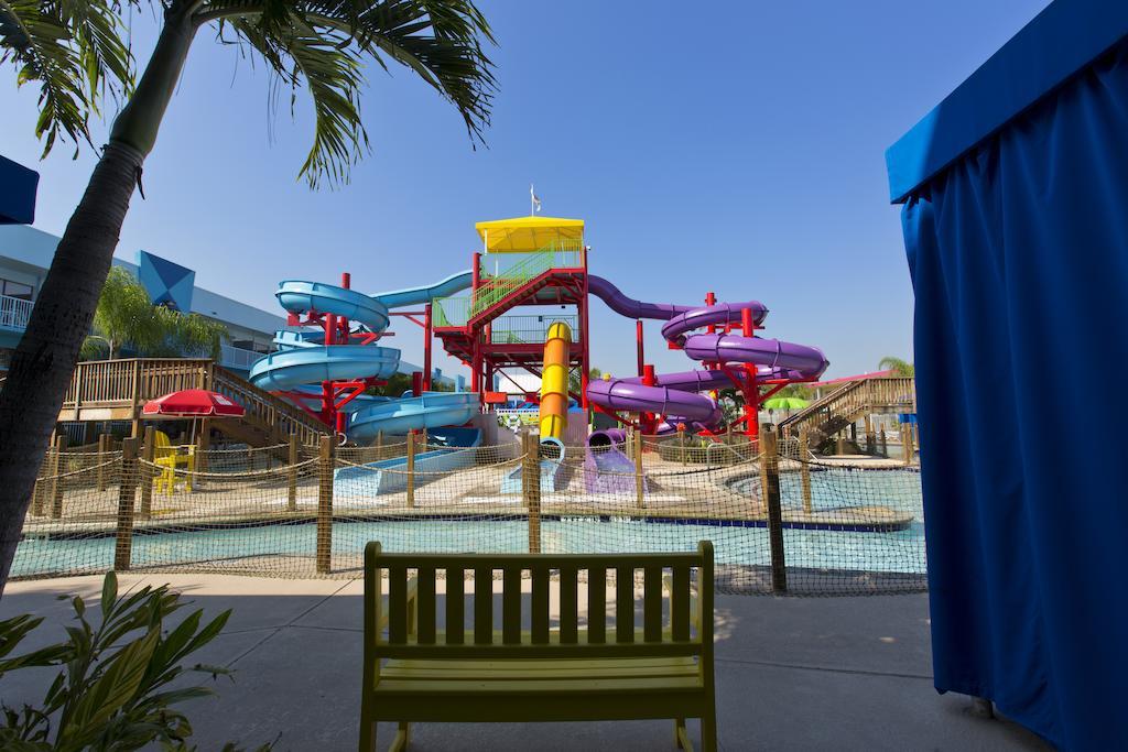 Hotel Ramada By Wyndham Flamingo Water Park Kissimmee Esterno foto